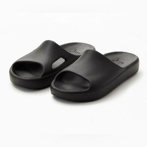 NWT Women's Black Shibui Cat Slide Sandals